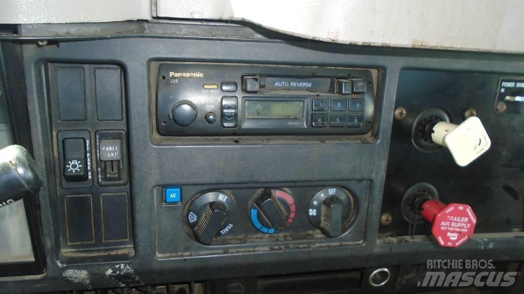 International F 4900 Multifunkciós teherautók
