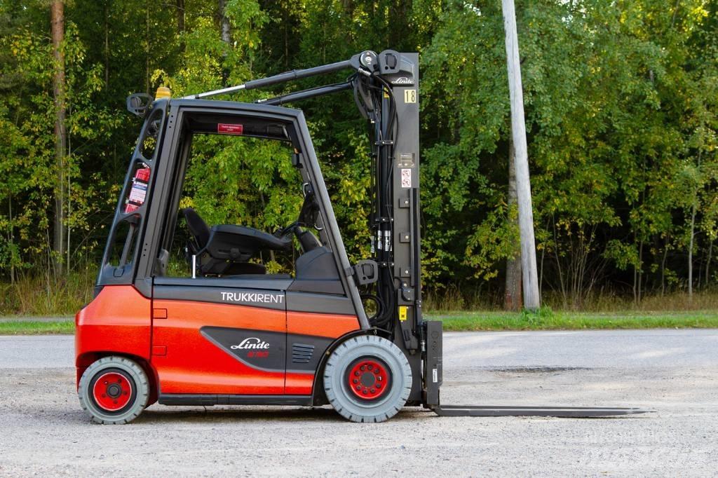 Linde E30-01 Elektromos targoncák