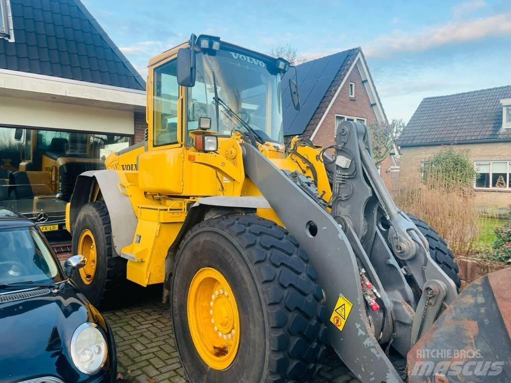 Volvo L90E Gumikerekes homlokrakodók