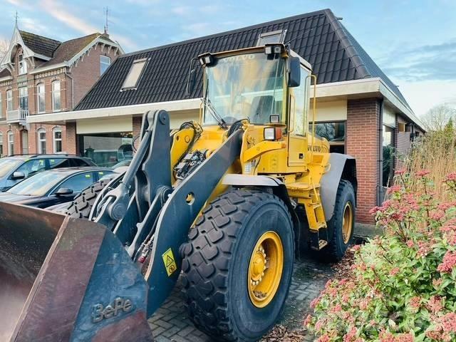 Volvo L90E Gumikerekes homlokrakodók