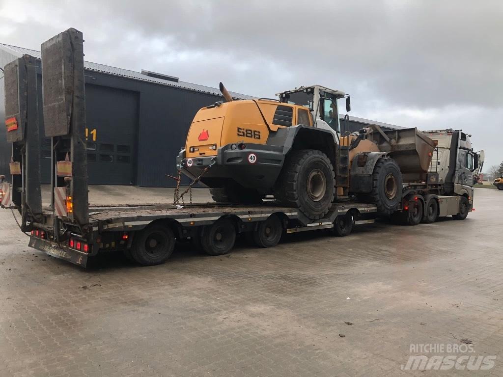 Liebherr L 586 Gumikerekes homlokrakodók