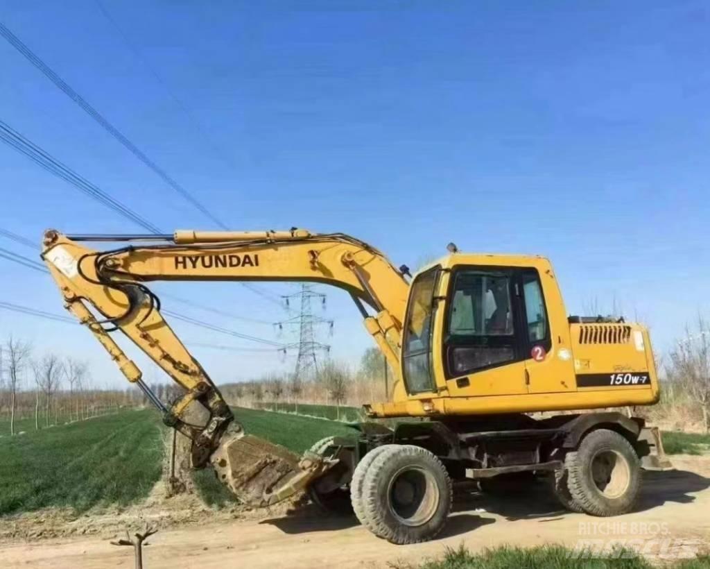 Hyundai 150W-7 Gumikerekes kotrók