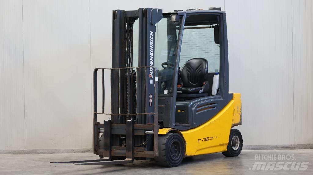 Jungheinrich EFG 320 Elektromos targoncák