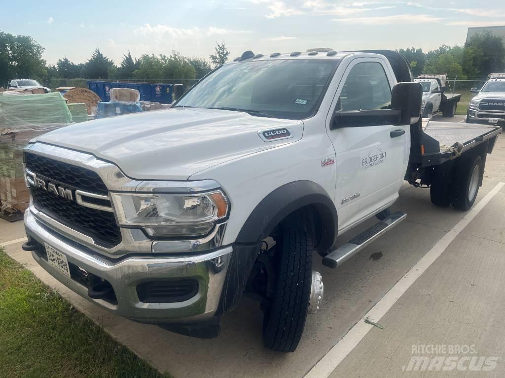 RAM 5500 Platós / Ponyvás teherautók