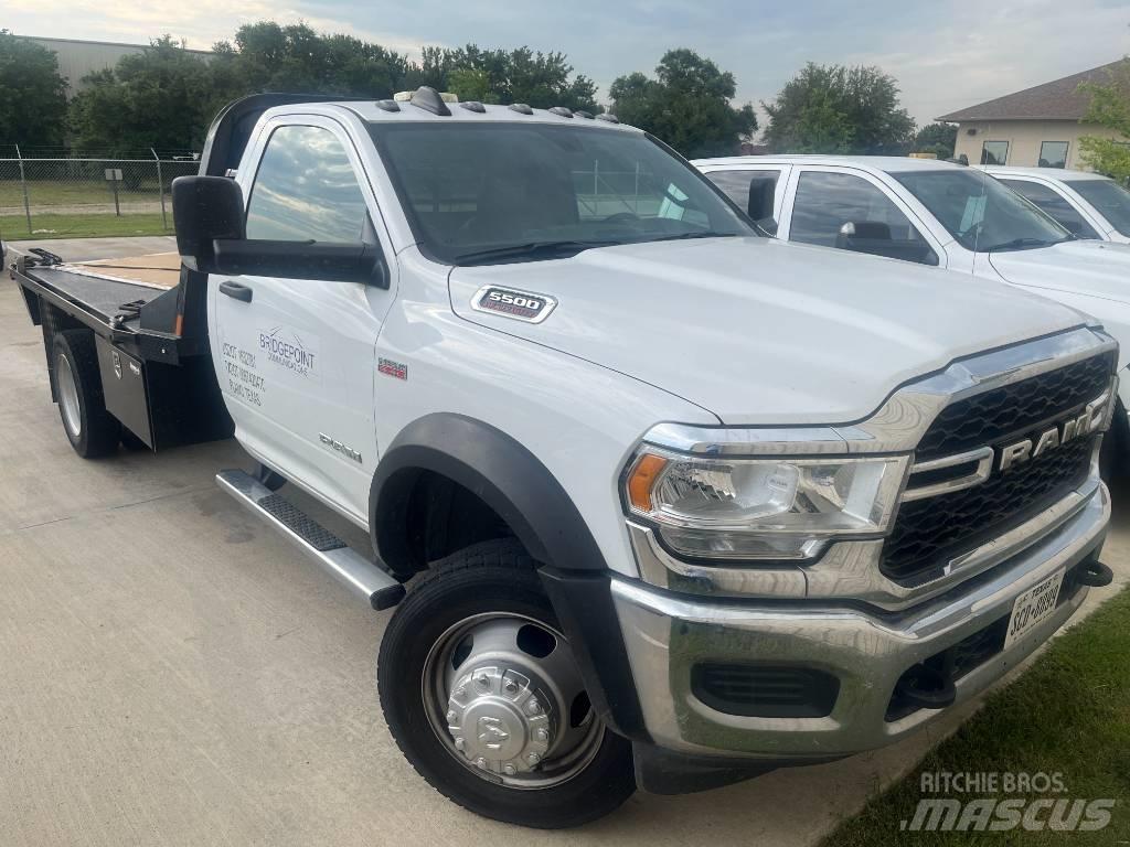 RAM 5500 Platós / Ponyvás teherautók