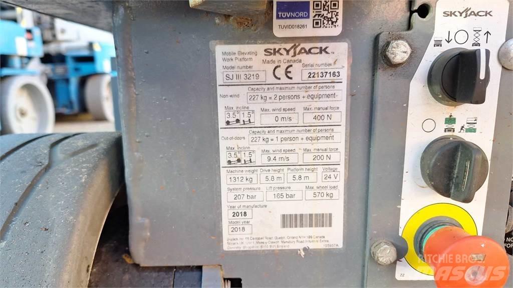 SkyJack SJIII3219 Ollós emelők