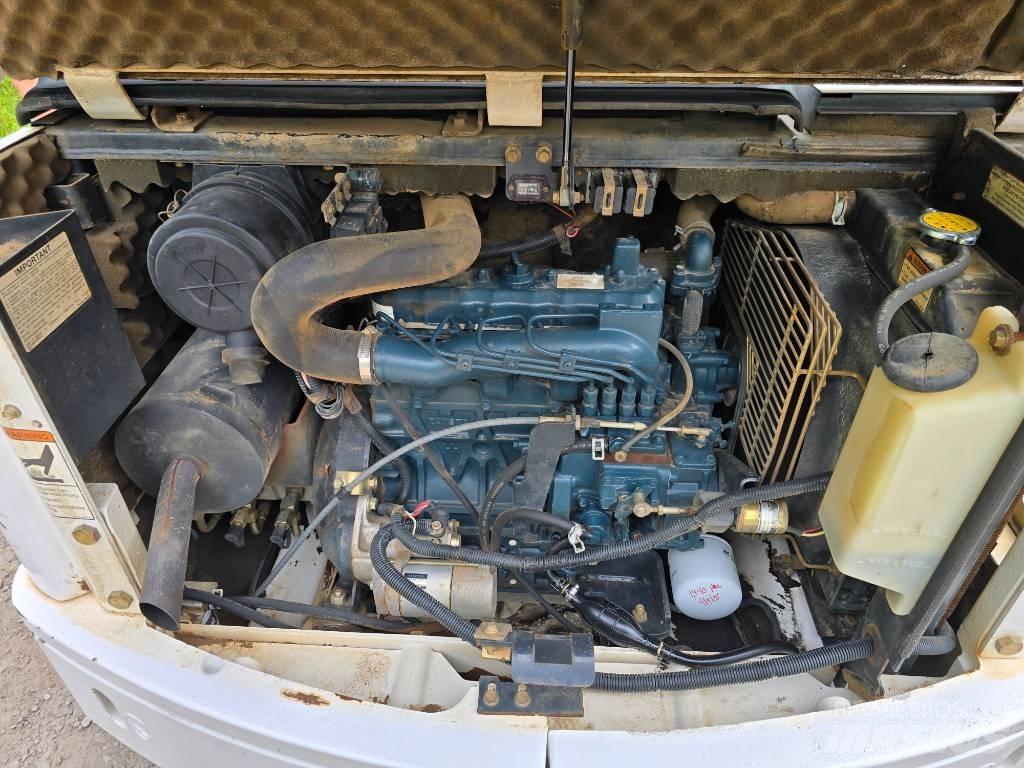 Bobcat X 331 Mini kotrók < 7t