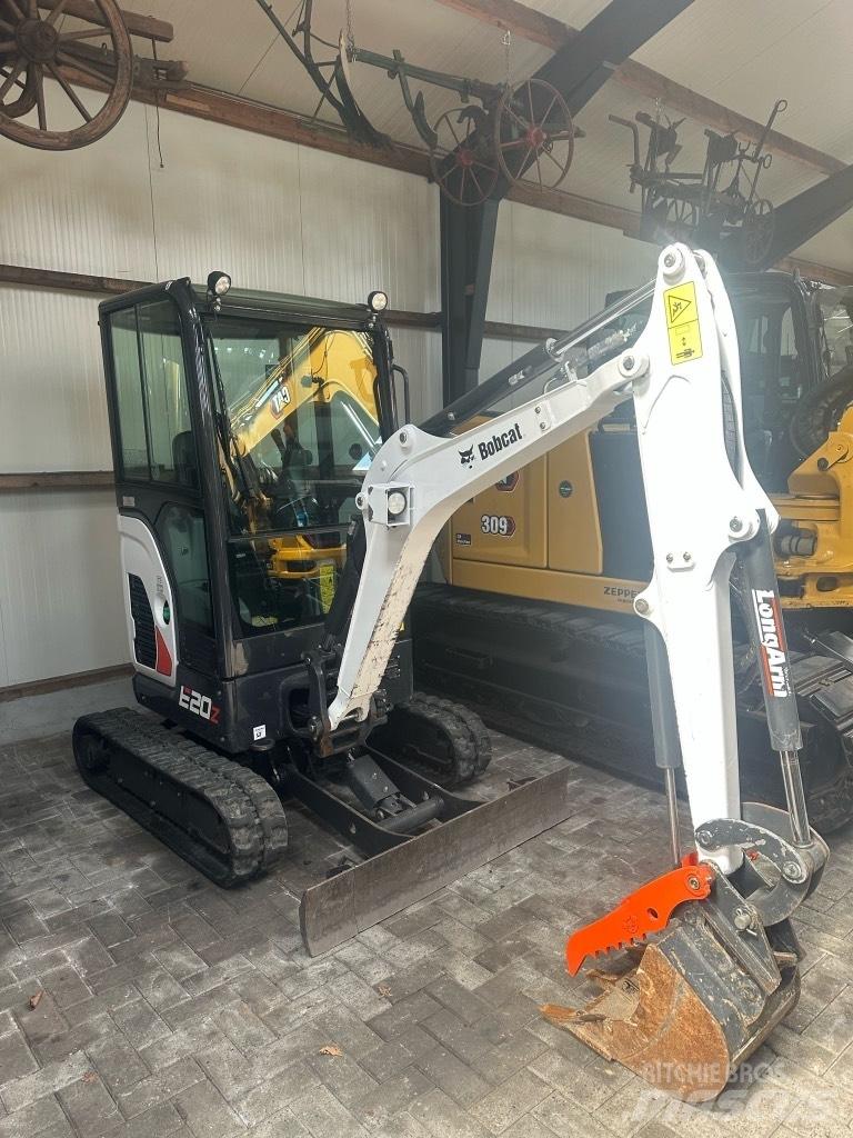 Bobcat E 20 Z Mini kotrók < 7t