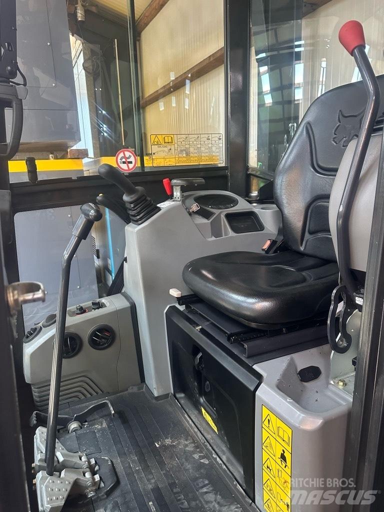 Bobcat E 20 Z Mini kotrók < 7t