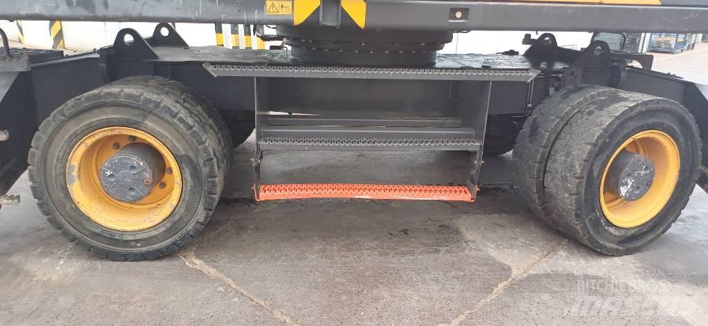 Volvo EW 240 E Gumikerekes kotrók
