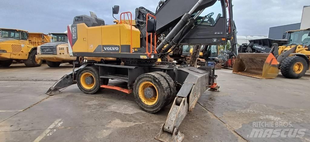 Volvo EW 240 E Gumikerekes kotrók