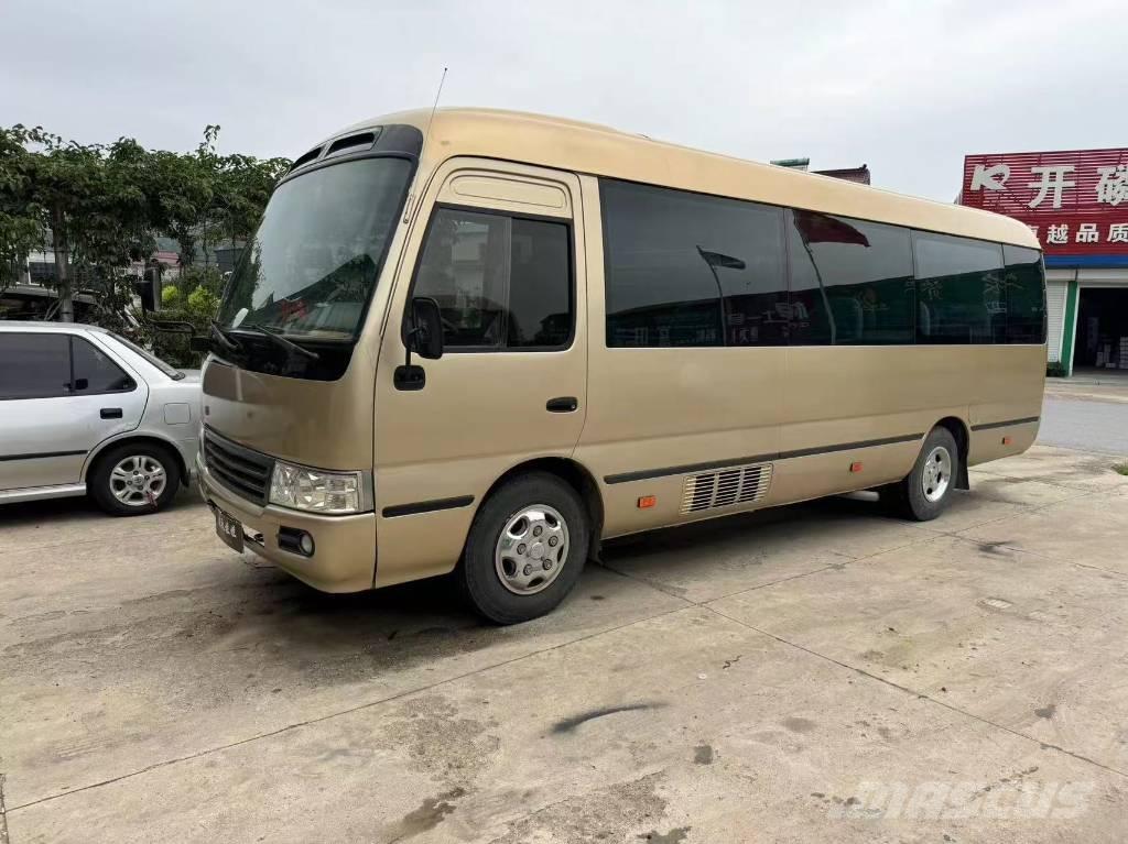 Toyota Coaster Bus Mini buszok