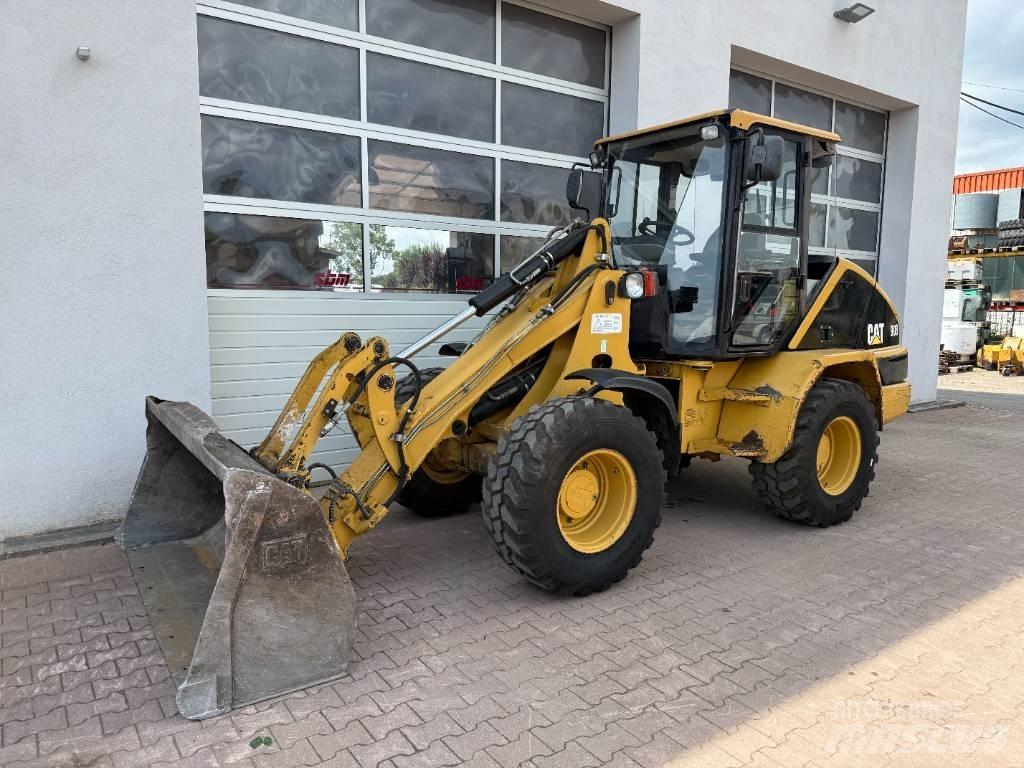 CAT 908 Gumikerekes homlokrakodók