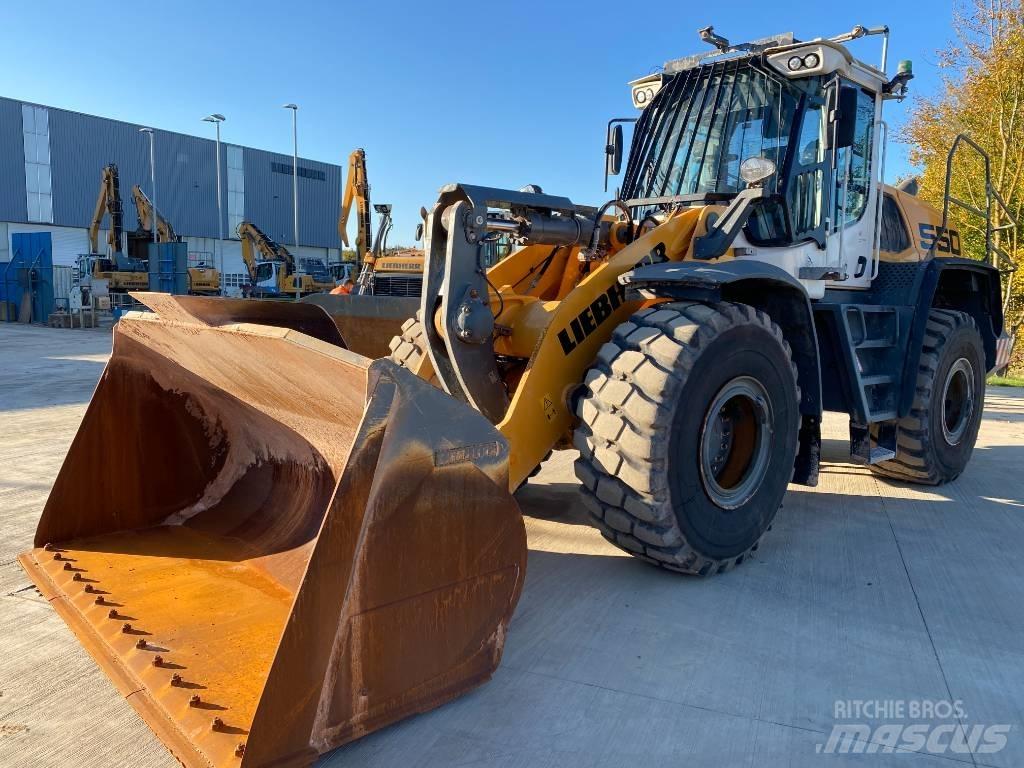 Liebherr L 550 Gumikerekes homlokrakodók