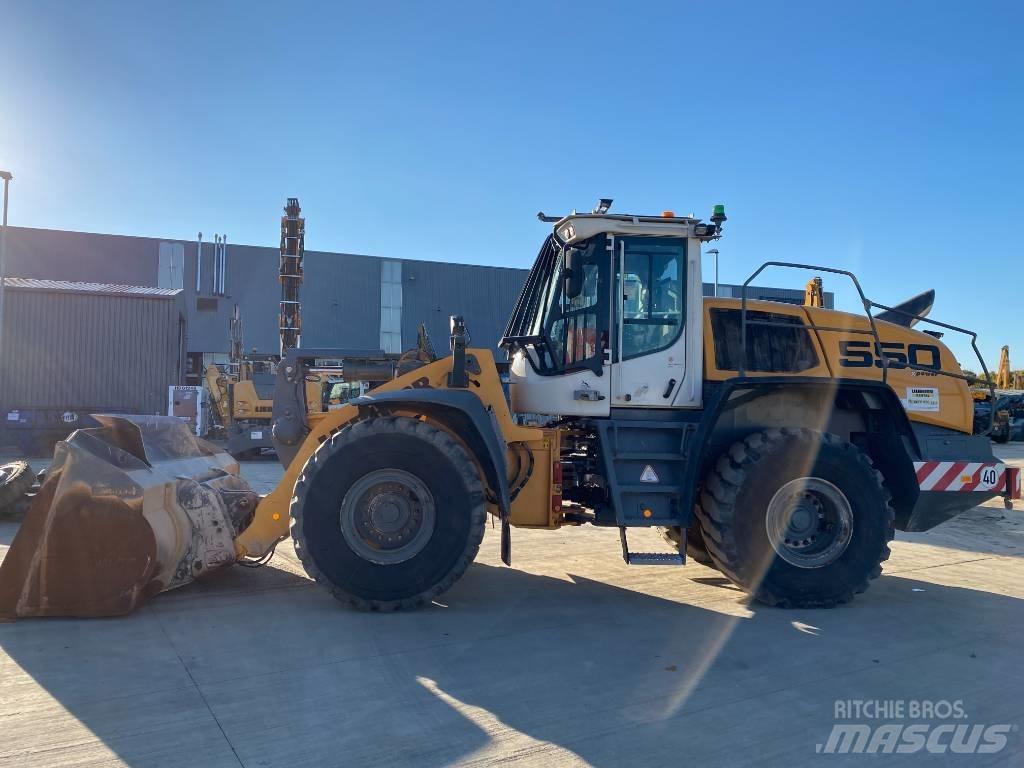 Liebherr L 550 Gumikerekes homlokrakodók