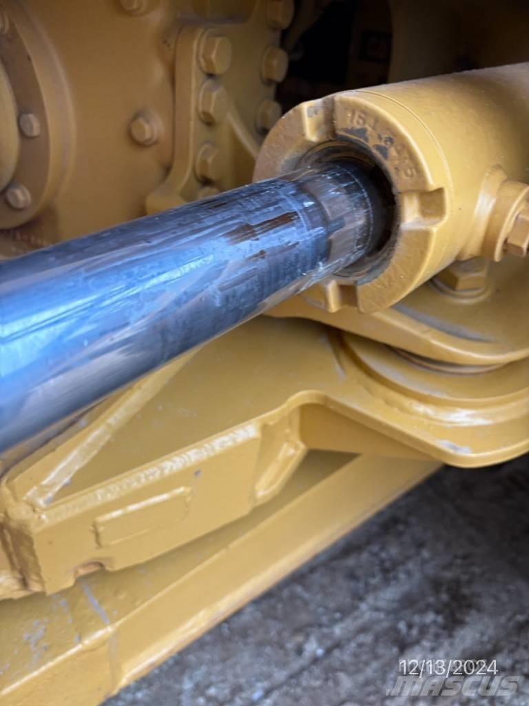 CAT 730 Vízszállító teherautók