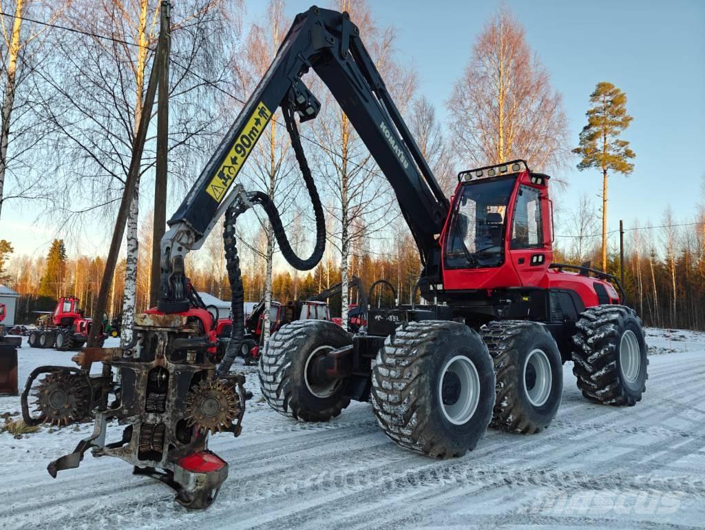 Komatsu 951 Betakarítók