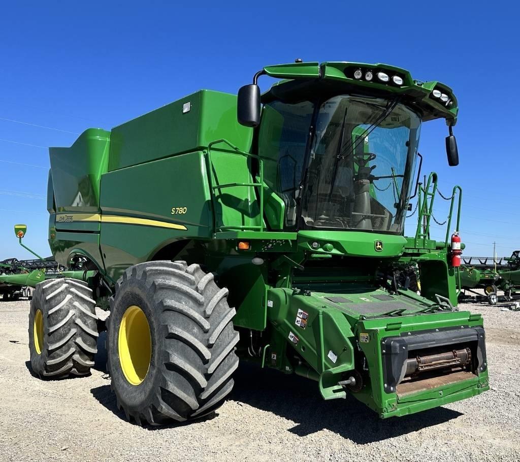 John Deere S 780 Kombájnok