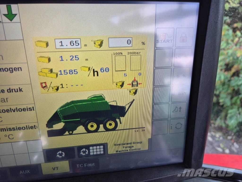 John Deere 1424C Szögletes bálázók