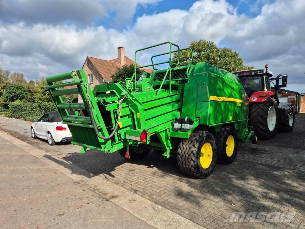 John Deere 1424C Szögletes bálázók