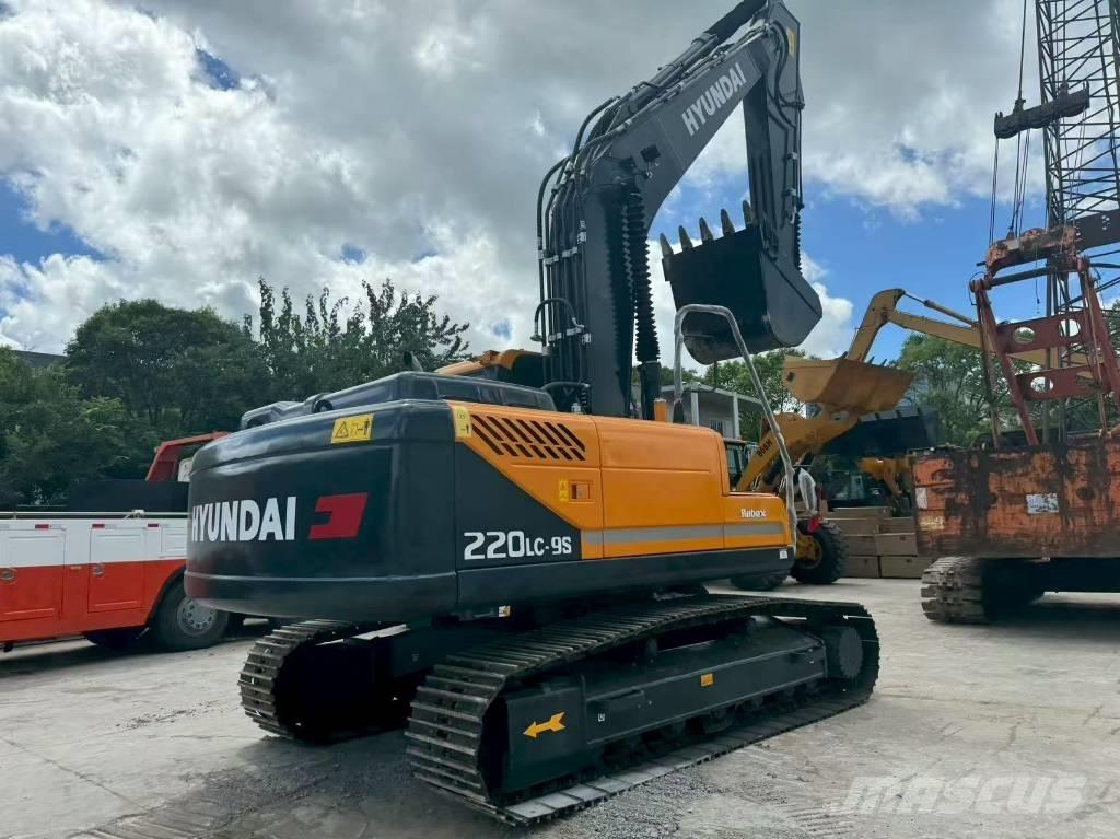 Hyundai r220lc-9s Közepes (midi) kotrók 7 t - 12 t