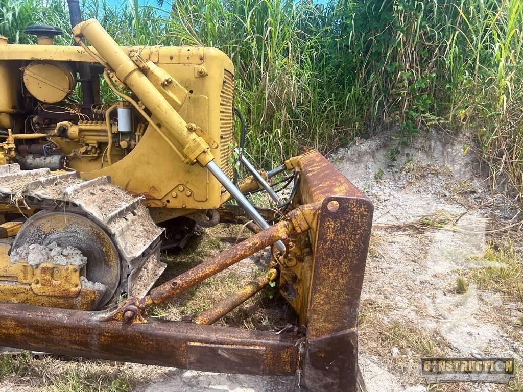 CAT D 6 C lánctalpas dózerek