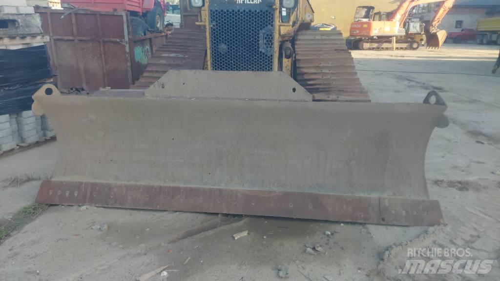 CAT D 4 LGP lánctalpas dózerek