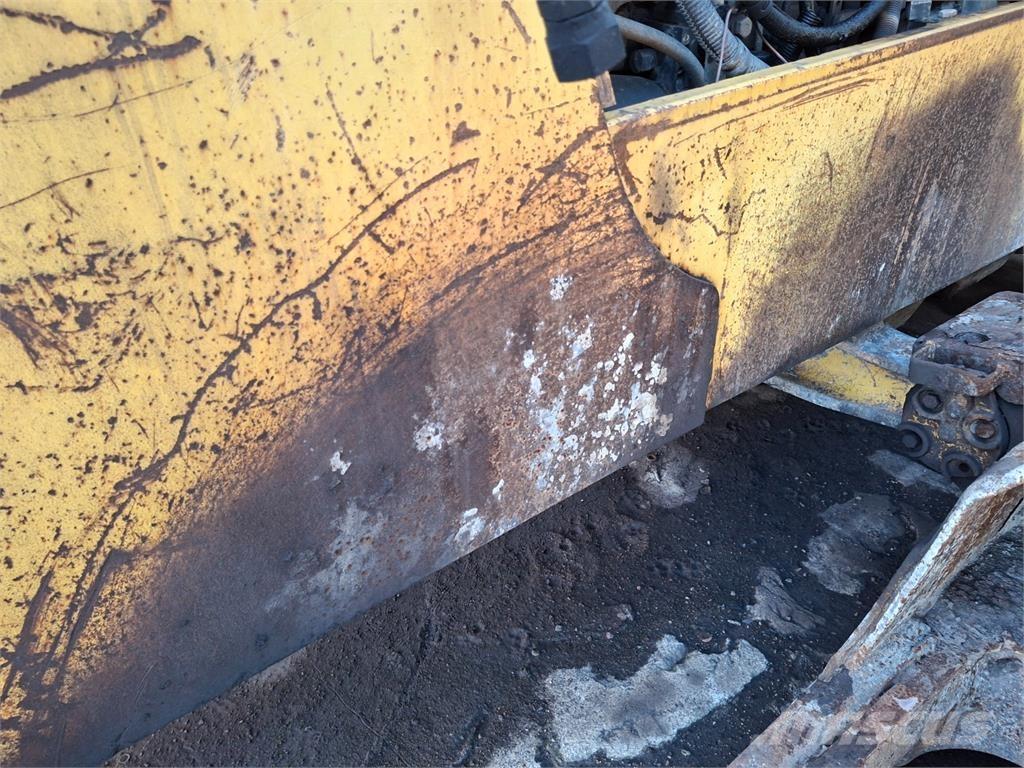 Komatsu D65EX-12 Egyéb