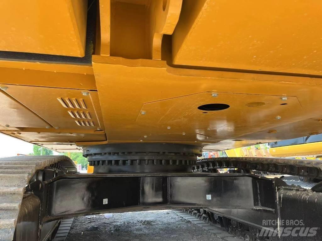 CAT 330D2 Lánctalpas kotrók