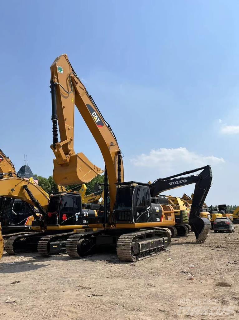 CAT 330D2 Lánctalpas kotrók