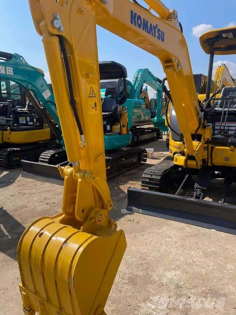 Komatsu PC35 Mini kotrók < 7t