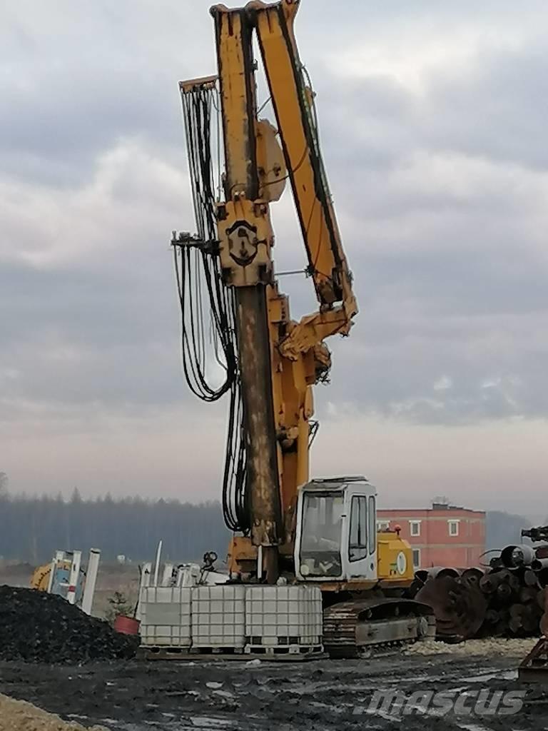 Bauer BG 12 V Cölöp fúrók