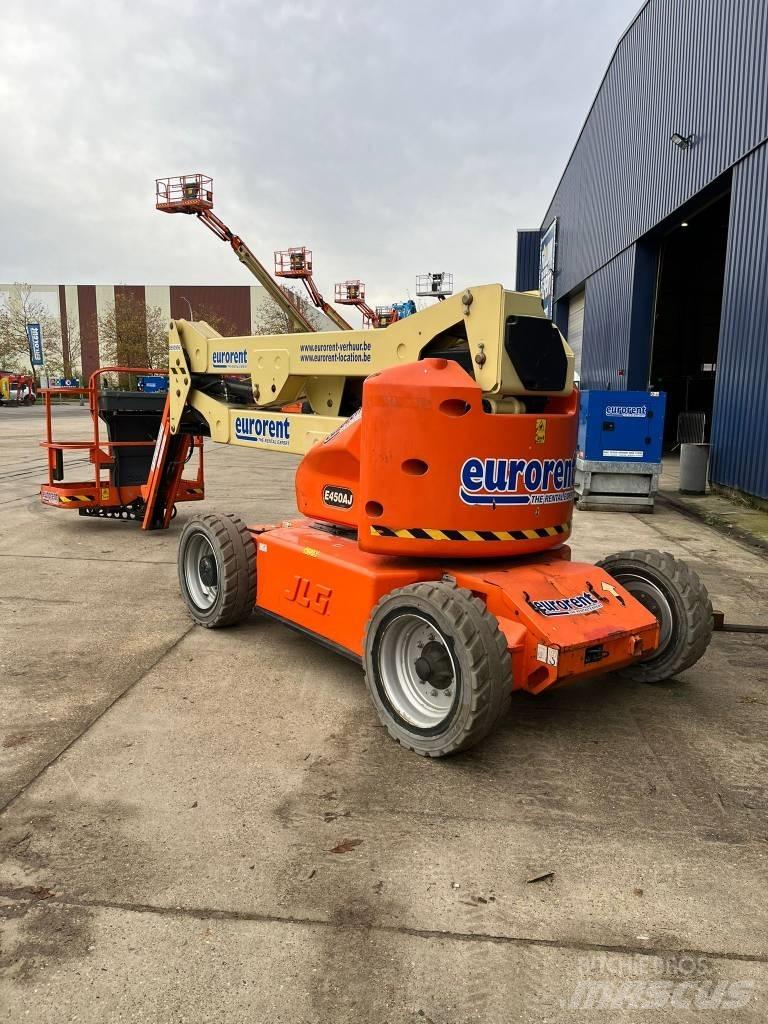 JLG E 450 AJ Karos emelők