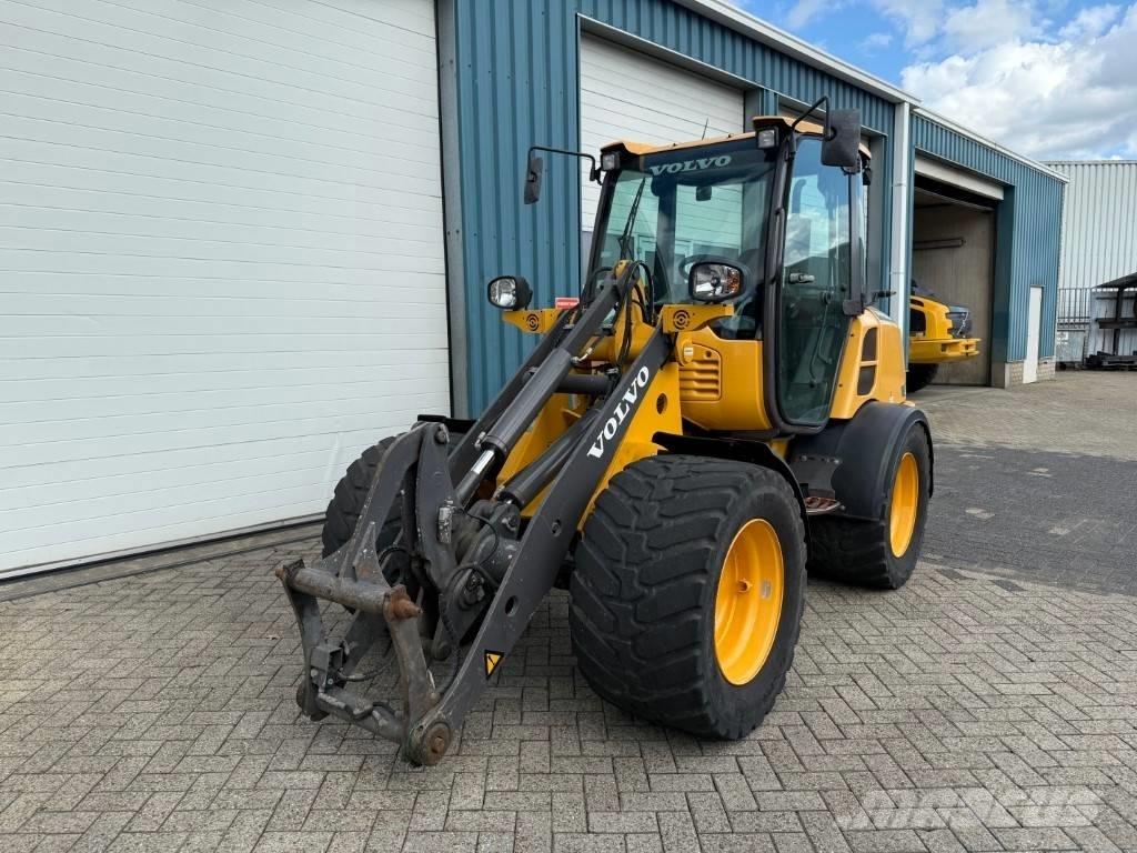 Volvo L 25 F Gumikerekes homlokrakodók