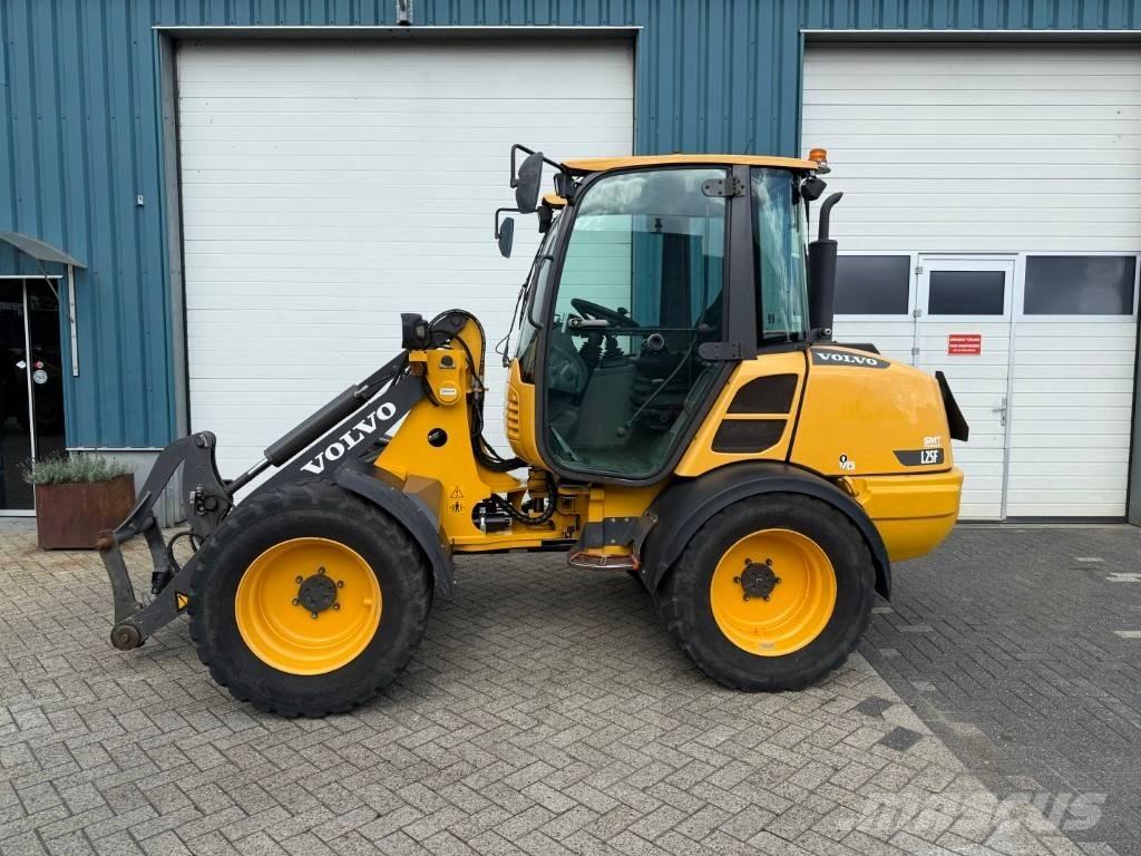 Volvo L 25 F Gumikerekes homlokrakodók