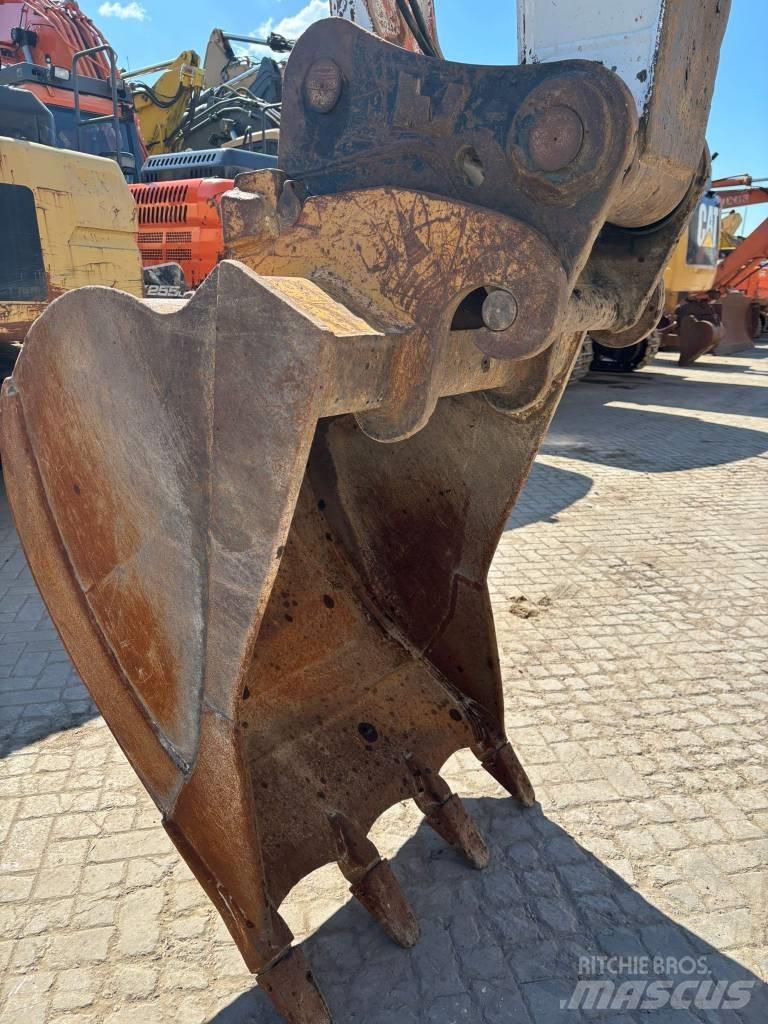 Hitachi ZX 190 W-3 Gumikerekes kotrók