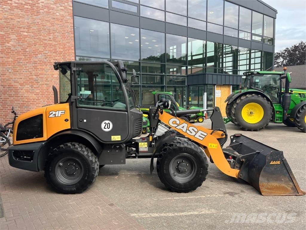 CASE 21F Gumikerekes homlokrakodók