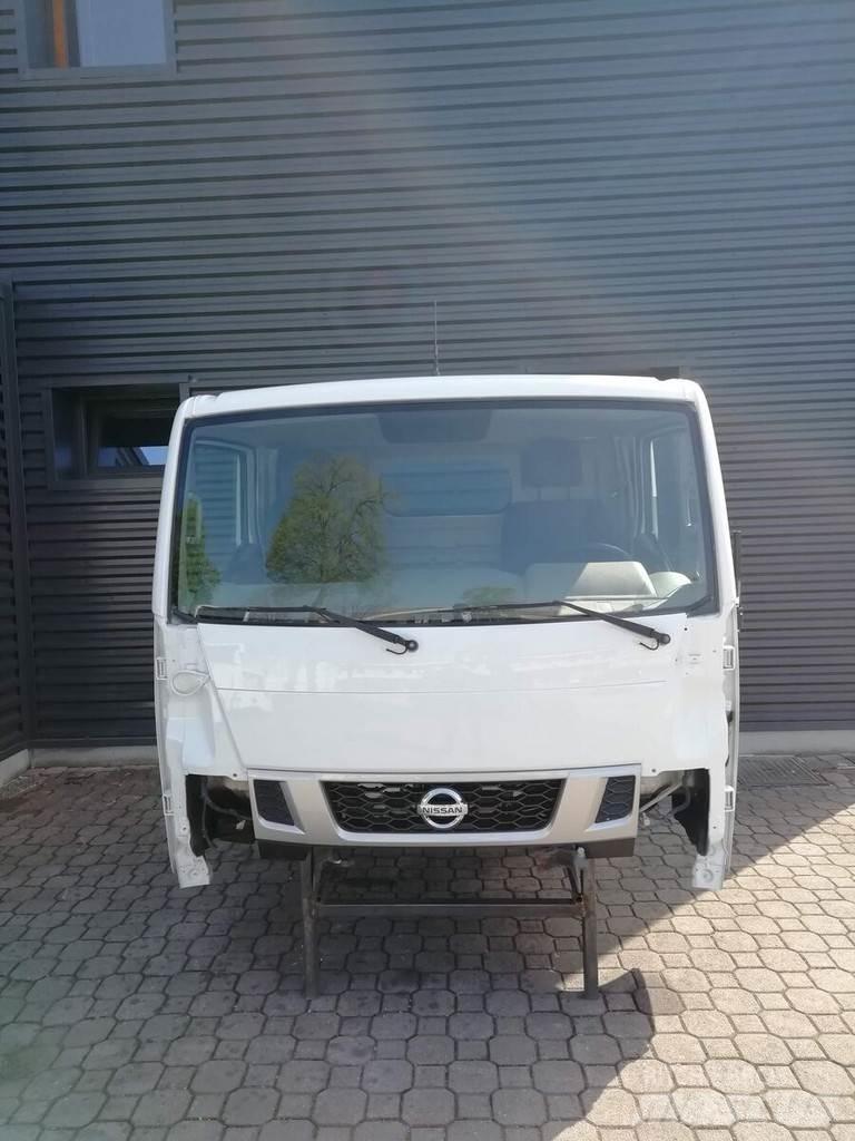 Nissan NT400 Vezetőfülke és belső tartozékok