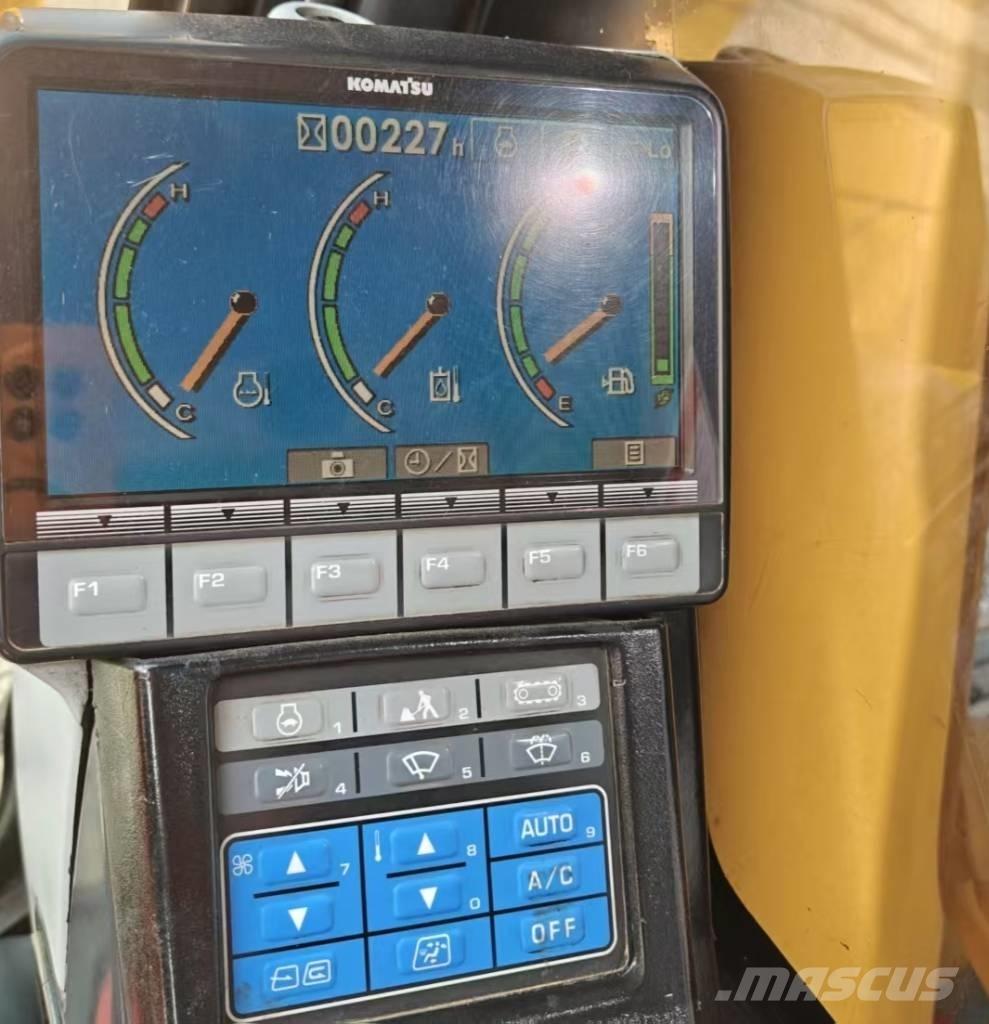 Komatsu 210LC-8 Lánctalpas kotrók