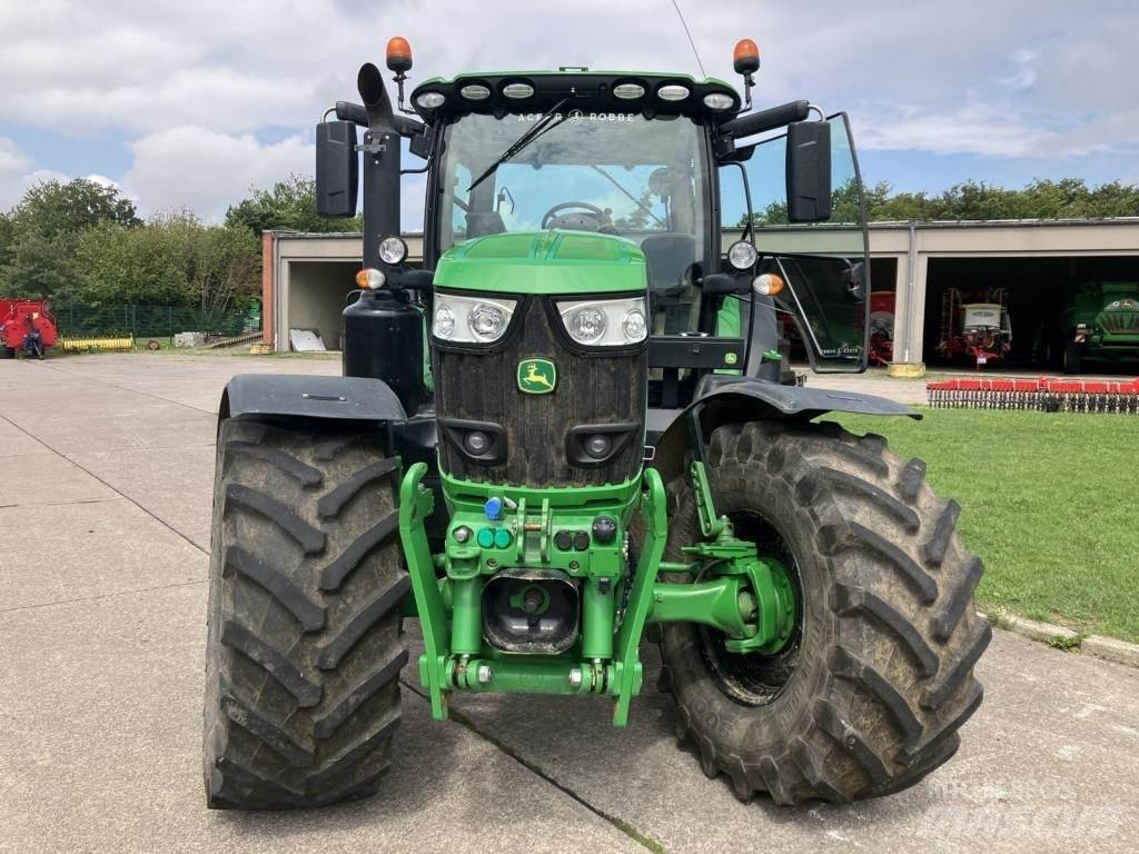 John Deere 6215R Traktorok