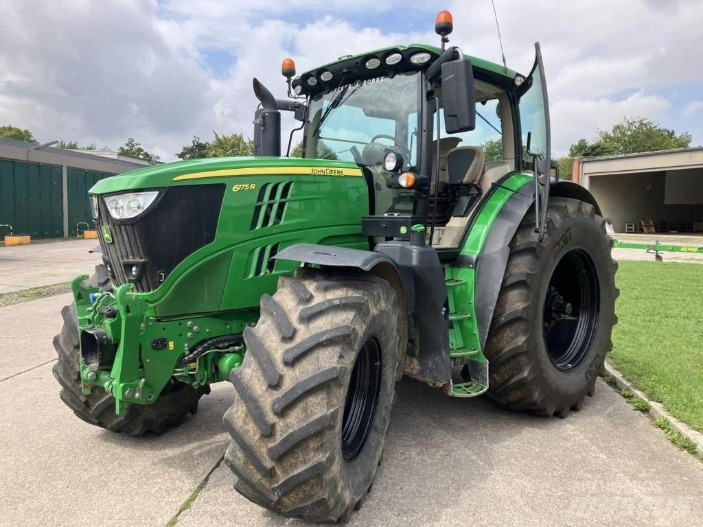 John Deere 6215R Traktorok