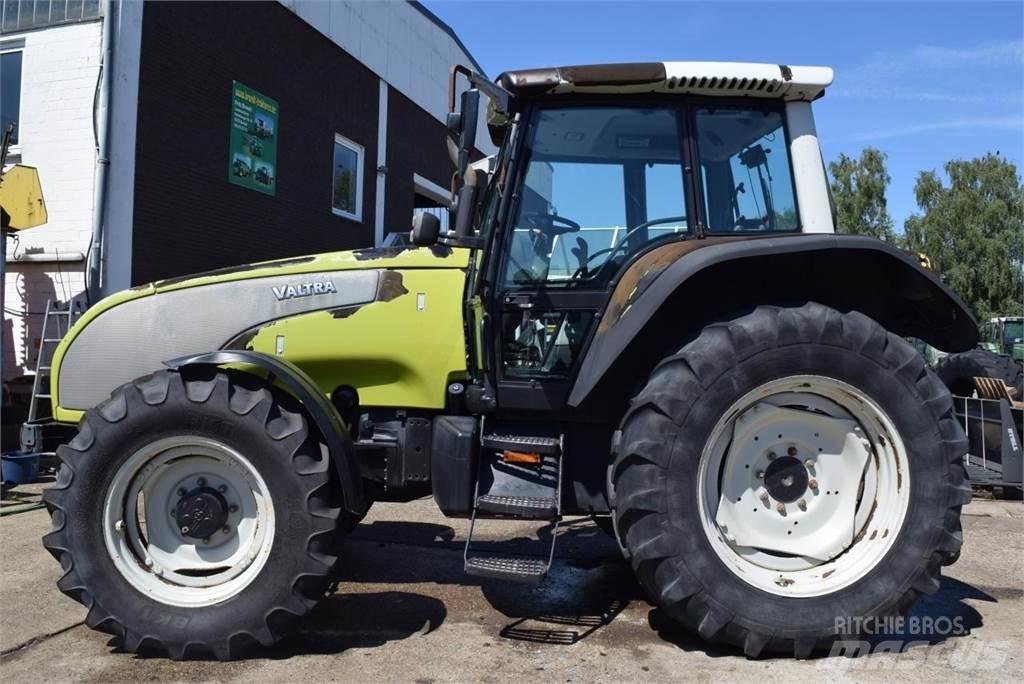 Valtra T120 Traktorok