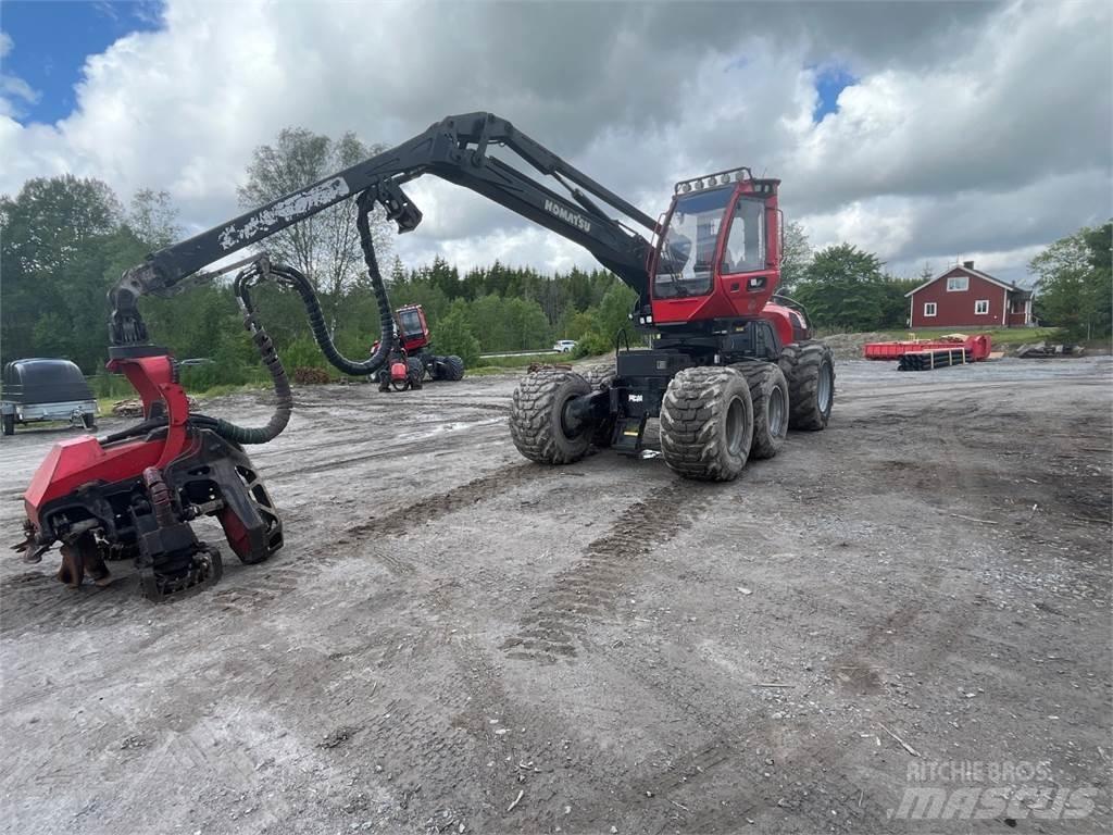 Komatsu 931 Betakarítók
