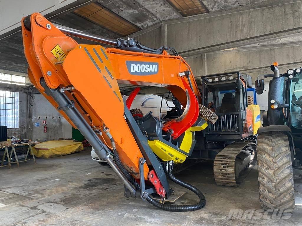 Doosan DX 235 NLC-5 Lánctalpas kotrók
