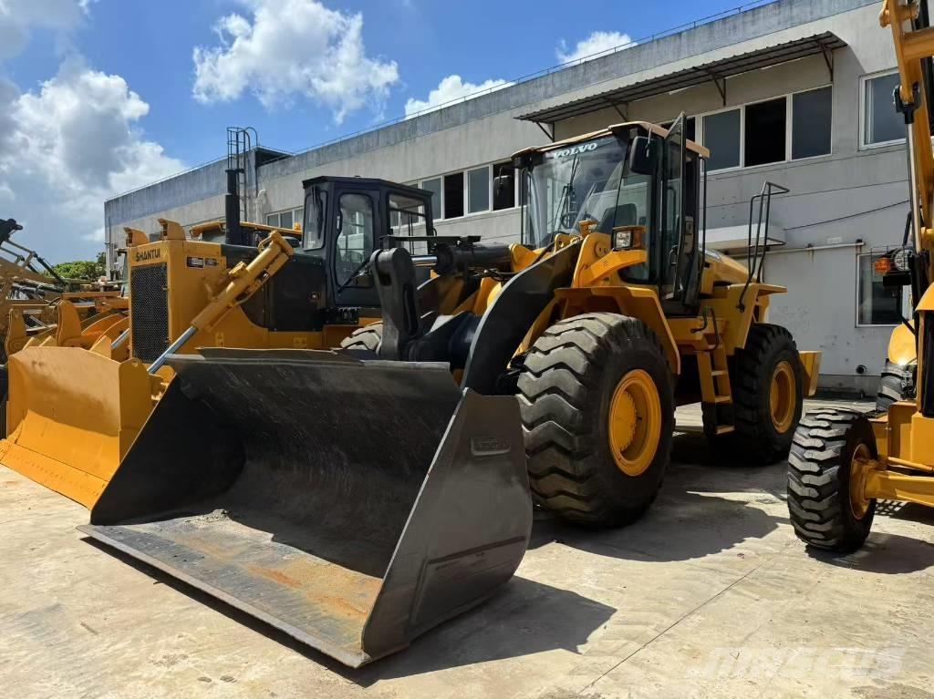 Volvo L 105 Gumikerekes homlokrakodók