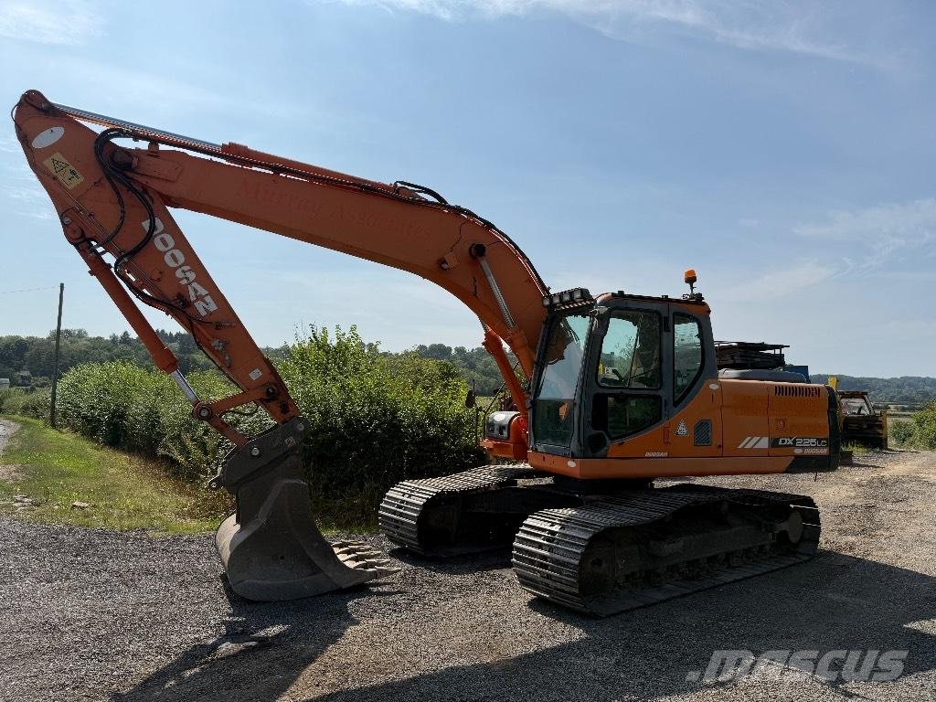 Doosan DX 225 LC Lánctalpas kotrók