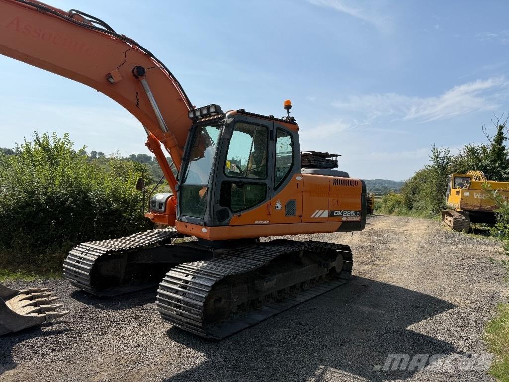 Doosan DX 225 LC Lánctalpas kotrók