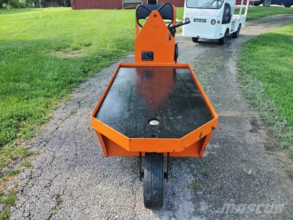 Taylor-Dunn SC100 Vontatótargonca