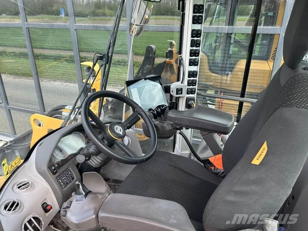 Volvo L110H Gumikerekes homlokrakodók