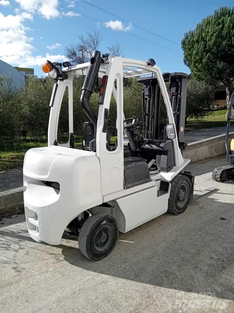 UniCarriers DX 25 Dízel targoncák